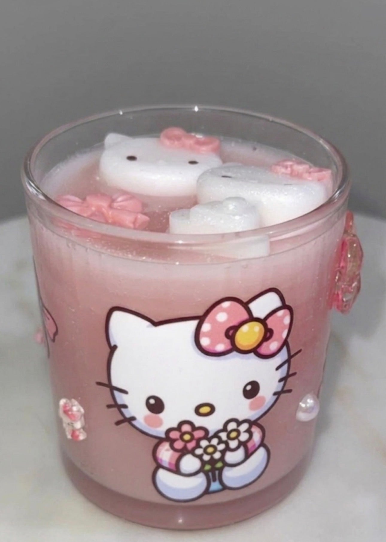 Hello kitty candle